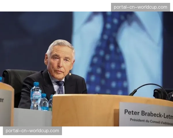 分析:英超股东大会讨论引入“挑战式VAR”,裁判公司称或可减少比赛中断,优化攻守节奏 分析:英超股东大会讨论引入“挑战式VAR”,裁判公司称或可减少比赛中断,优化攻守节奏