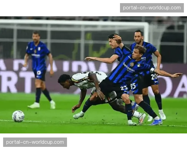 萨索洛2-1力克科莫，恩佐拉传射建功终结黑马连胜